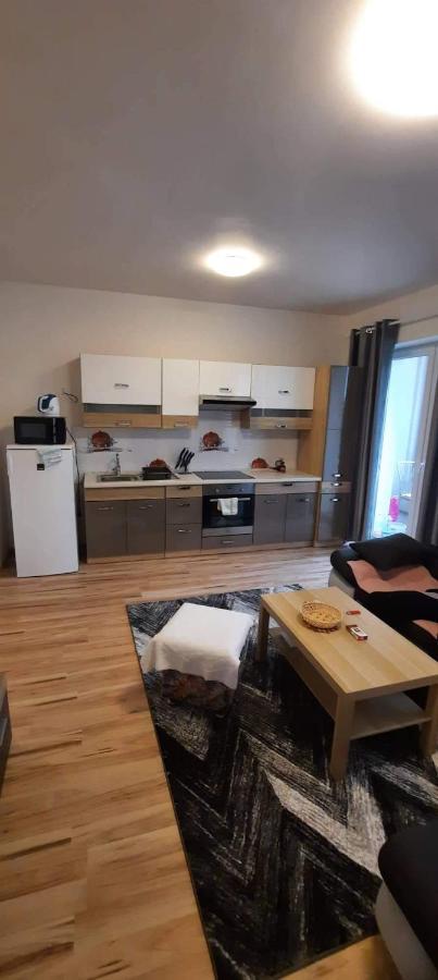 Apartament Evelin Dunajská Streda Zewnętrze zdjęcie